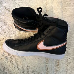 Nike Blazer Mid 77
Infinite Black (Women's)
